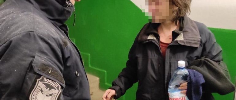 Пожежа в Ужгороді: закарпатські поліцейські врятували життя 50-річної жінки