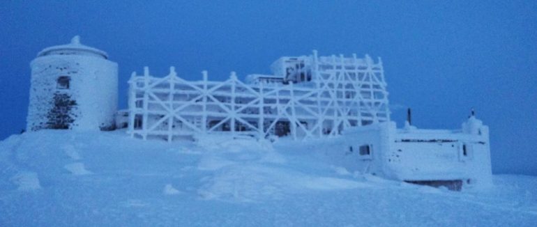 У Карпатах оголошено 2 ступінь лавинної небезпеки: на горі Піп Іван температура опустилась до -14