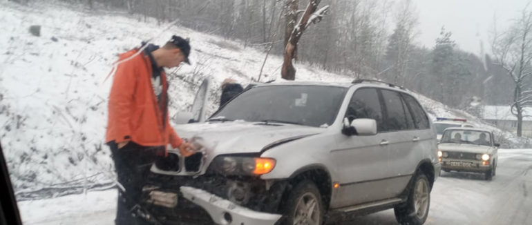 Автопригода на Закарпатті: у Іршаві зіткнулися дві автівки