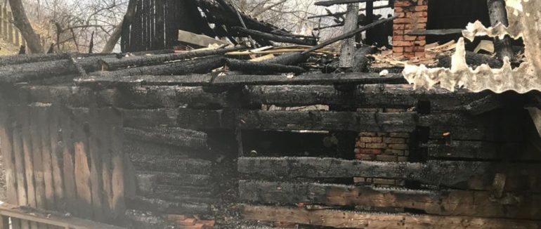 Будинок знищено вщент: нічна пожежа на Рахівщині