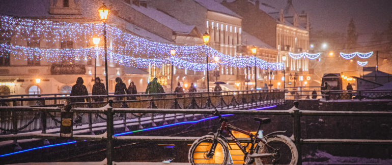 Засніжений Ужгород: користувачі соцмережі Фейсбук діляться світлинами