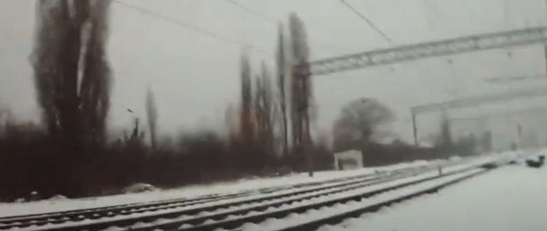 Без свідомості та поблизу колії: в Ужгороді патрульні врятували життя чоловіка