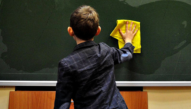 Відвчора для шкіл діє новий санітарний регламент: що змінилося