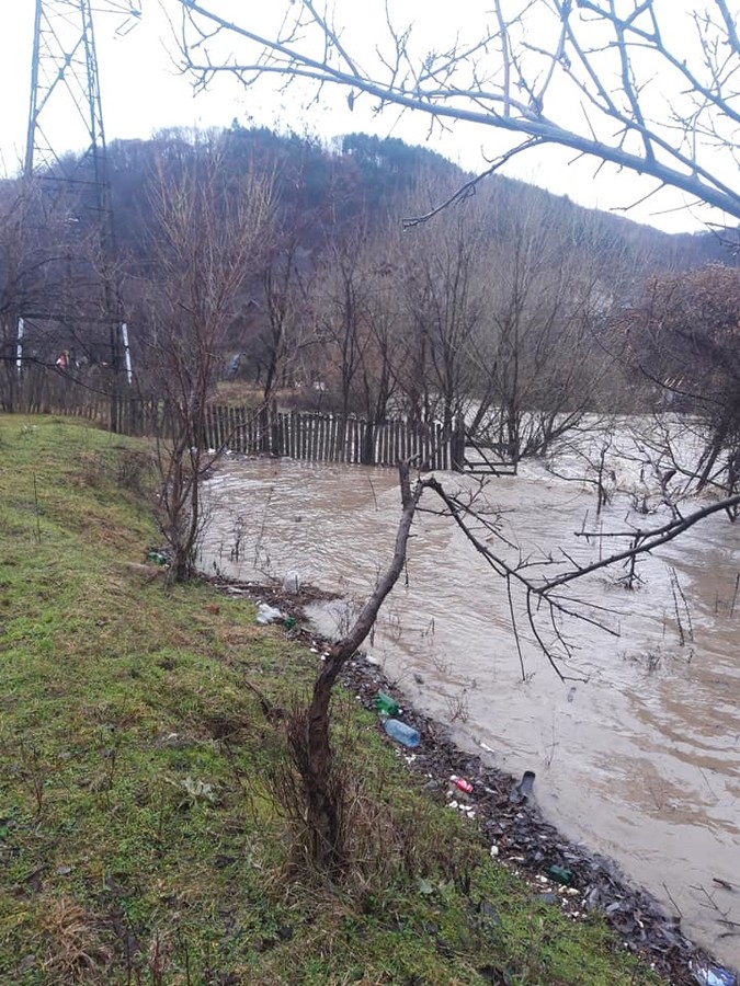 Румунія,повені, небезпека, червоний рівень небезпеки, жертви, повені, вода, затоплення