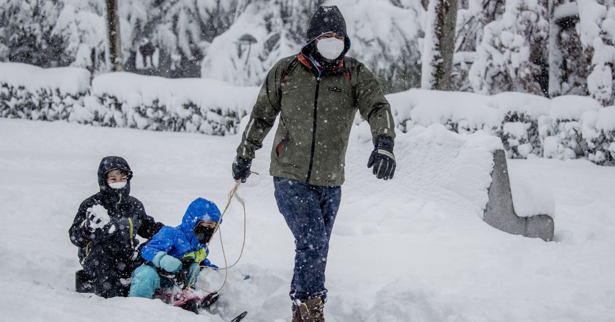 Справжня зима в Україні: як пережити люті морози так, щоб не змерзнути