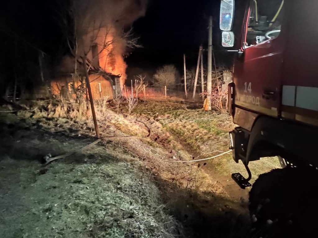 На Ужгородщині одночасно горіли два житлові будинки