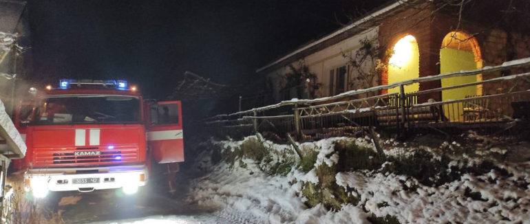 Ранкова пожежа на Закарпатті: горіло приватне обійстя