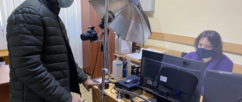 На Закарпатті іноземні студенти перших курсів отримують дозвільні документи