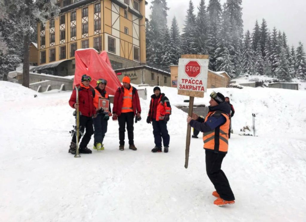 Заблукав у горах: на Закарпатті розшукали 35-річного лижника з Дніпра