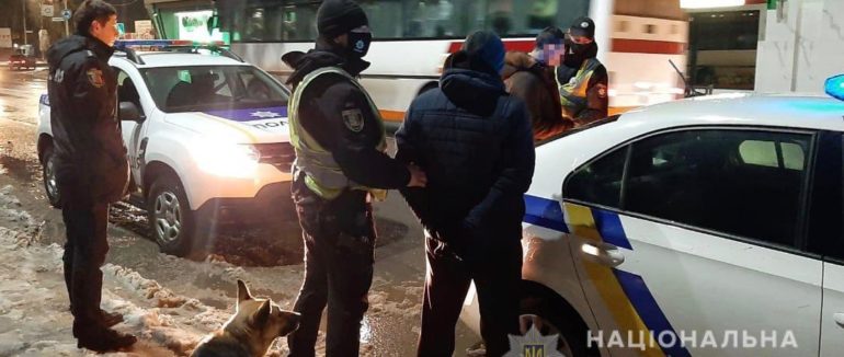 Крадіжка з самого ранку: на Ужгородщині двоє зловмисників обікрали 37-річного чоловіка