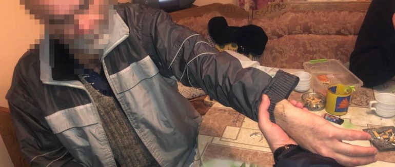 51-річний житель Чопа побив свого сусіда: триває досудове розслідування