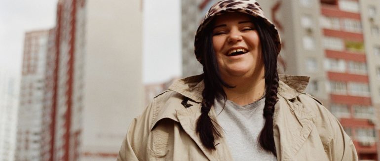 Реперка Alyona Alyona отримала музичну премію від Євросоюзу та запрошення записати лайв-сесію на студії Deezer