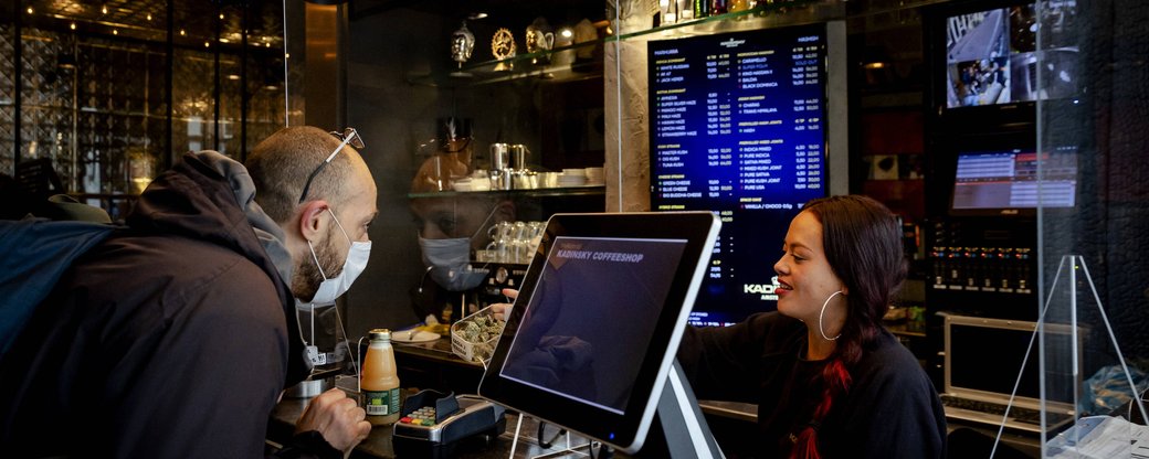 Влада Амстердама хоче заборонити продаж легких наркотиків туристам