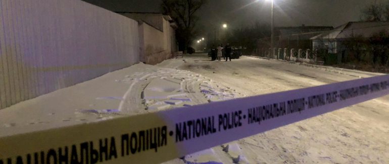 Миколаївський екшн: житель Доманівки після нанесення ножових поранень батьку влаштував стрілянину по копам