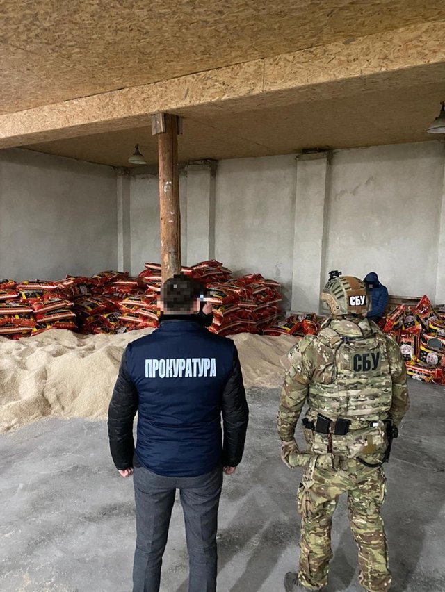 Понад 1 тонну наркотиків привезли з Пакистану: у Львові затримали рекордну партію героїну