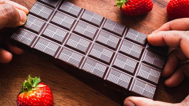 Чи можна з’їсти трішки шкідливої їжі під час дієти: висновки медиків