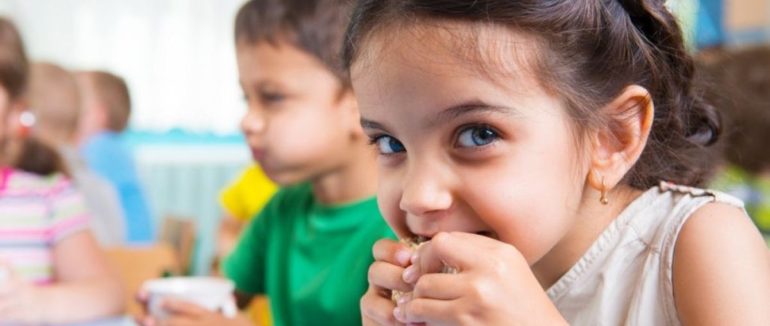 Вступили в дію нові правила харчування в школах: чим зараз заборонено годувати дітей