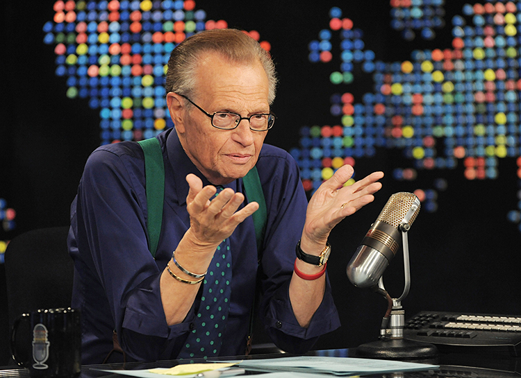 У США на 88-му році життя помер легендарний американський телеведучий Ларрі Кінг