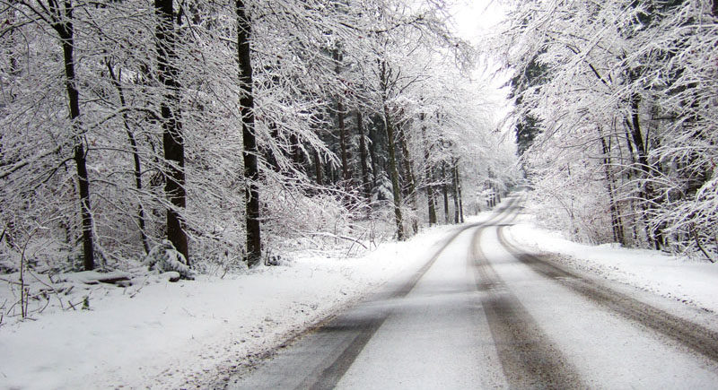 На Закарпатських дорогах надалі залишиться ожеледиця
