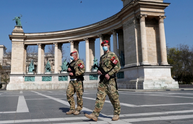 Сусідня Угорщина продовжила карантин до 1 лютого