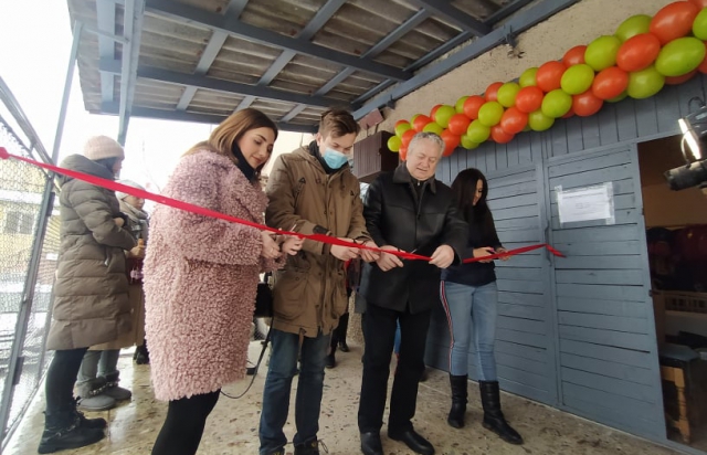 У Мукачеві відкрився благодійний магазин для нужденних
