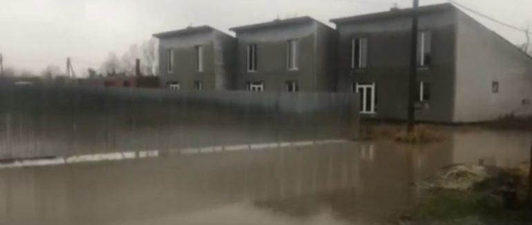 Мікрорайон підтопило: негода поблизу Ужгорода