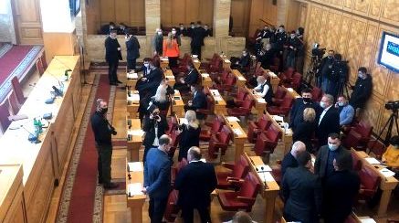 В Ужгороді розпочалася “тарифна” сесія Закарпатської облради – Пряме включення