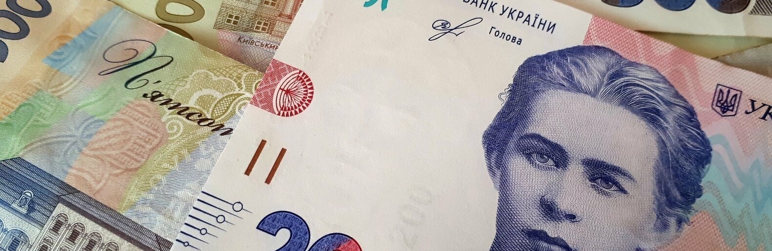 Пенсіонерам віком від 75 років і більше з липня цього року виплачуватимуть щомісячну допомогу по 400 гривень