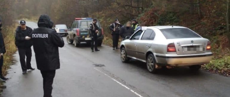 Розслідування завершено: на Воловеччині двоє чоловіків здійснили розбійний напад на львів’янина