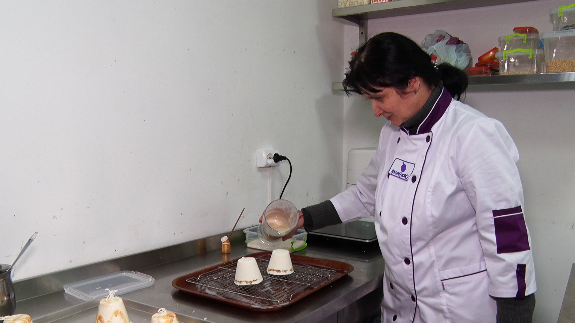 В Ужгороді запрацювала інклюзивна кондитерська з власним брендом