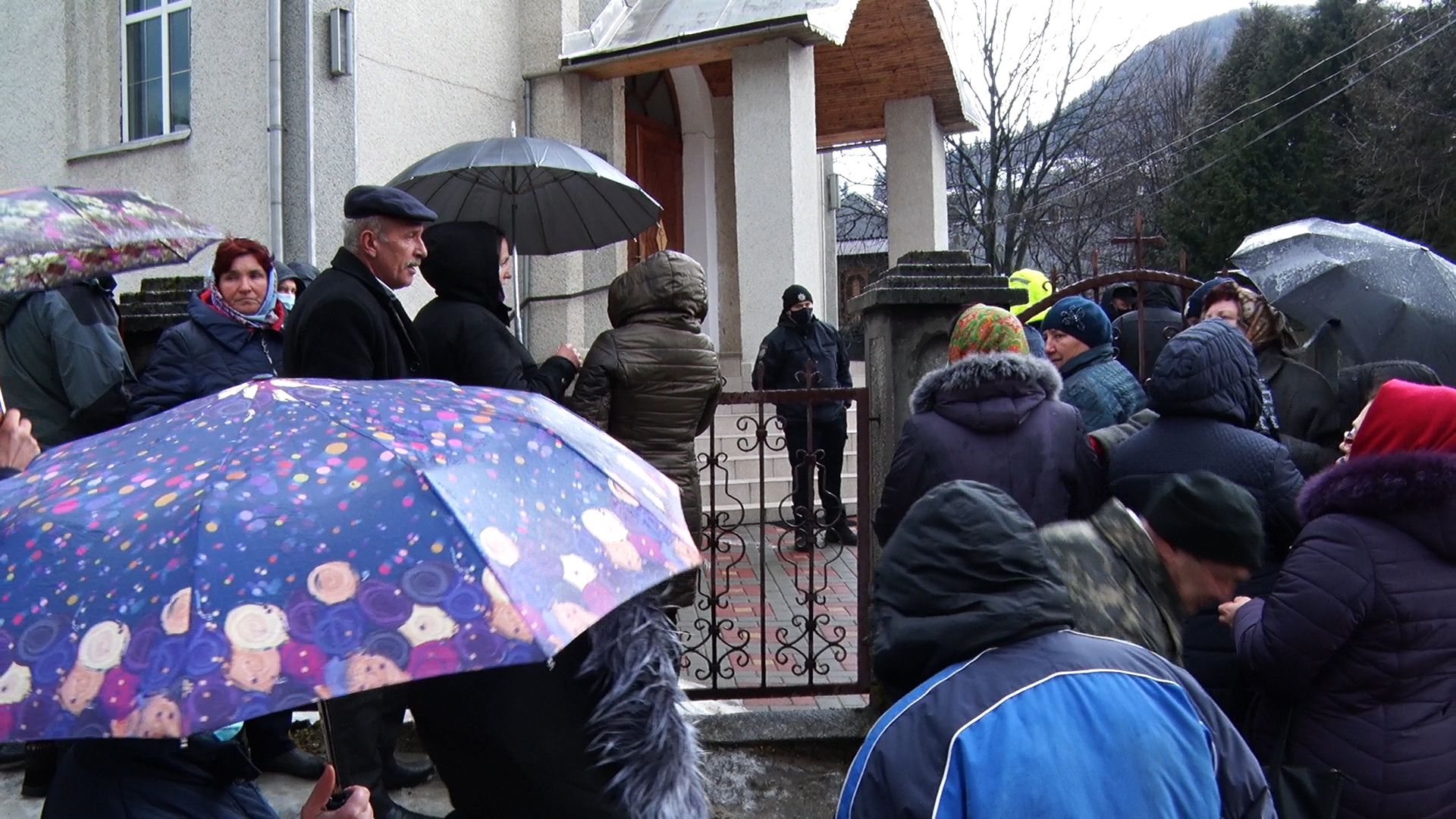 На Рахівщині міжконфесійний конфлікт спалахнув із новою силою