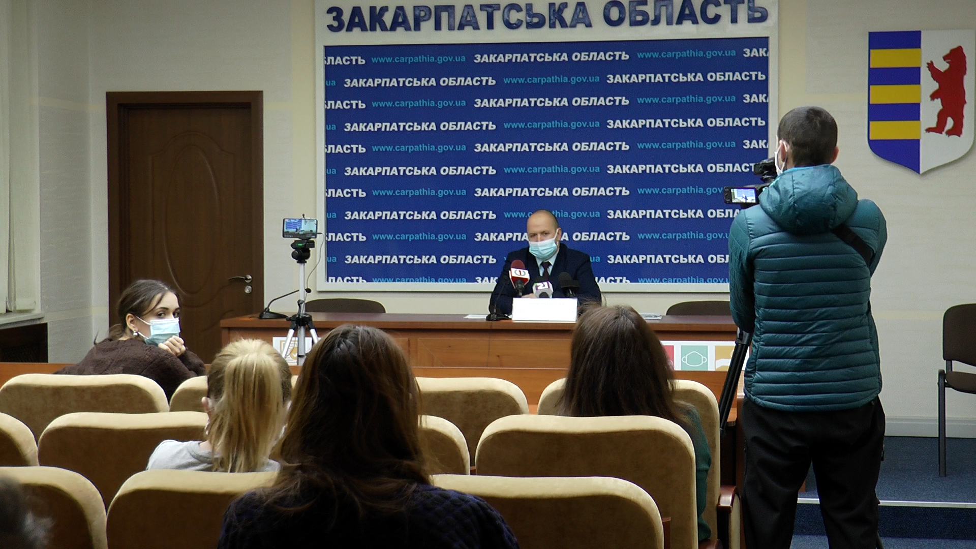 Закарпатцям розповіли про субсидії, підвищені соціальні пенсії та грошові компенсації