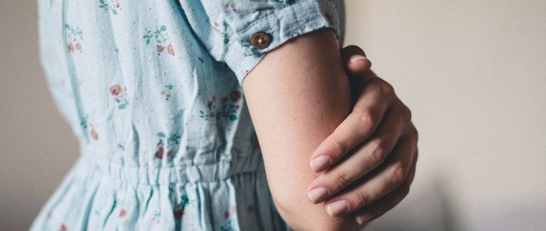 У Кривому Розі дівчата жорстоко побили свою однолітку: опубліковано відео знущання