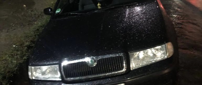 Вечірня аварія на Закарпатті: авто злетіло у кювет