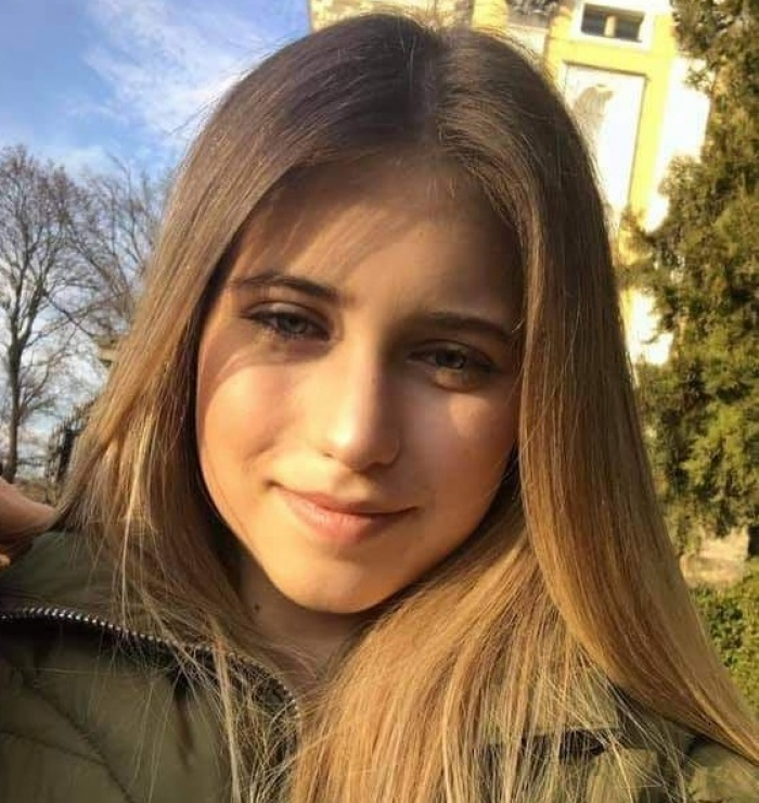 Ужгородка бореться за життя: юна дівчина потребує понад 50 тисяч доларів на лікування онкології