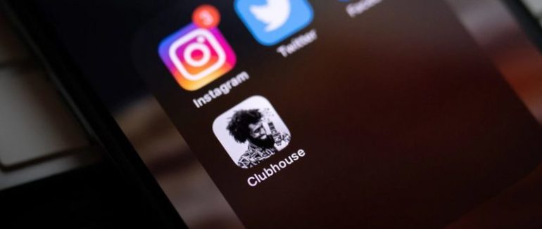 Всі говорять про нову соцмережу Clubhouse. Що про неї варто знати