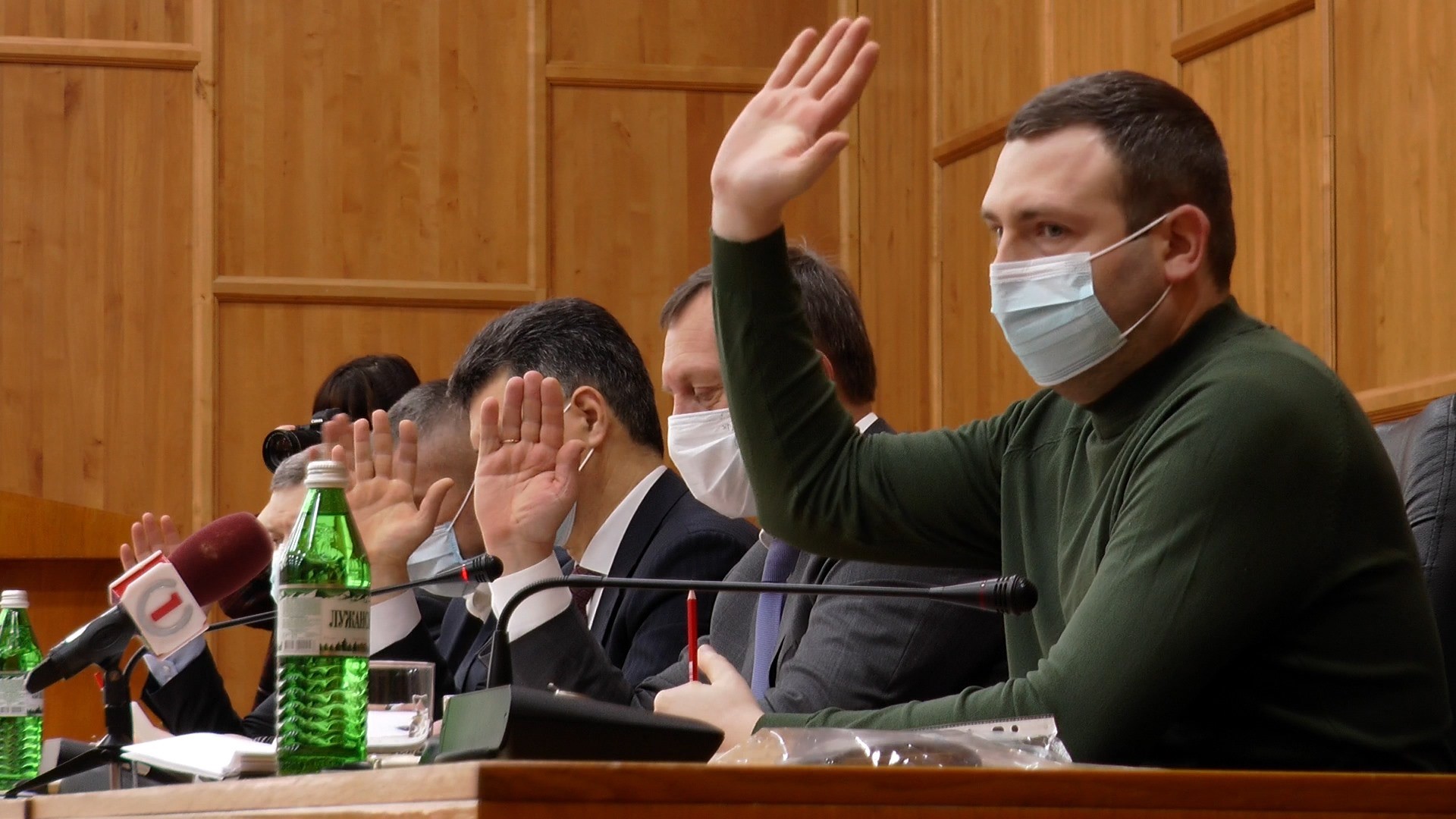 Близько 30-ти питань: засідання виконкому в Ужгороді