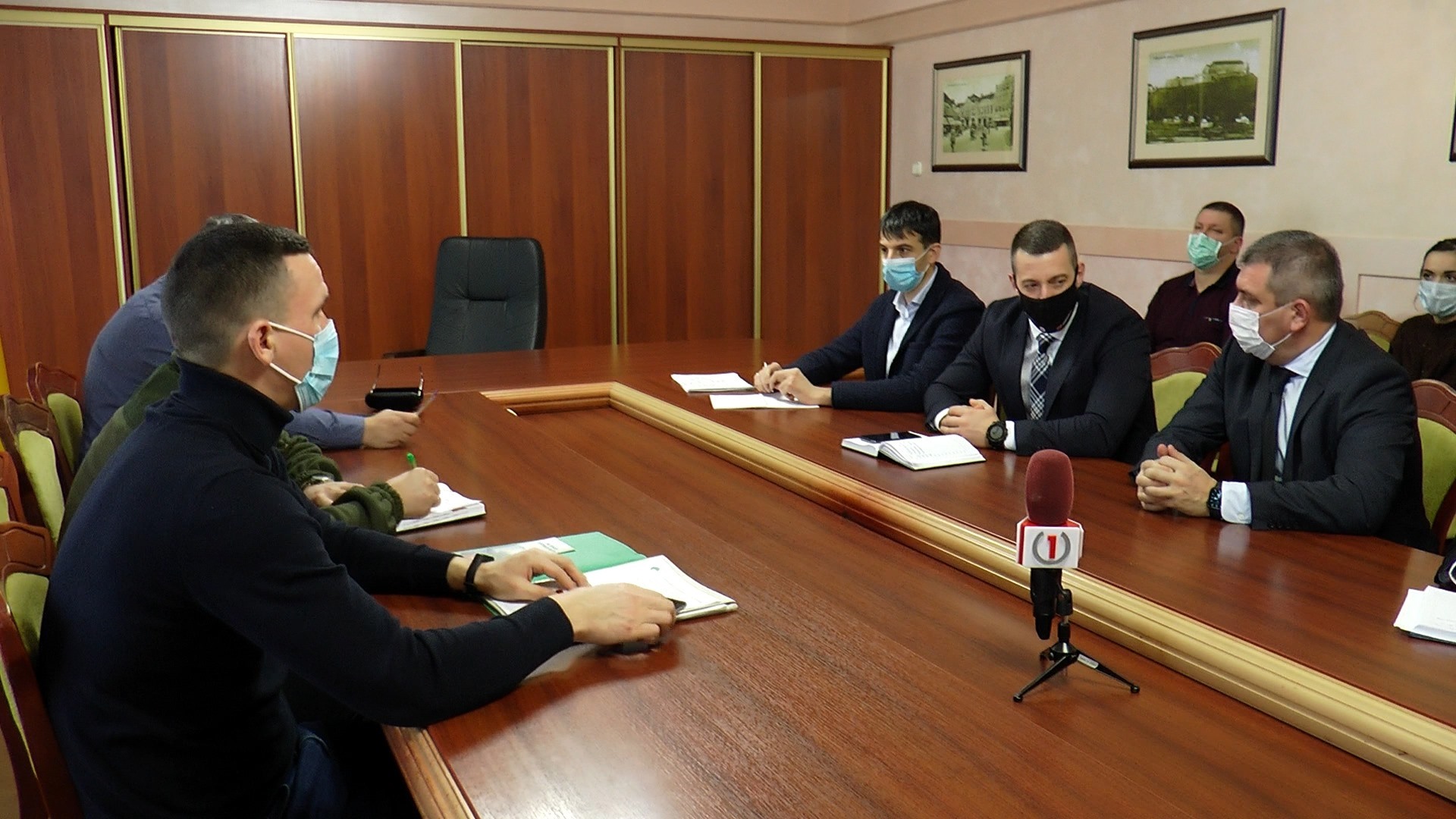 Еко-активісти та представники влади обговорили проблеми розчищення річок Закарпаття