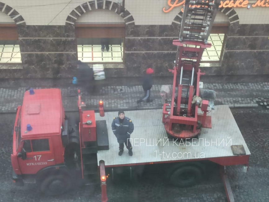 У центрі Мукачева перекрили одну з вулиць