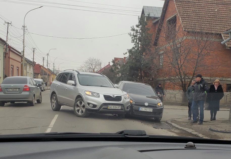 ДТП у Мукачеві за участі двох авто