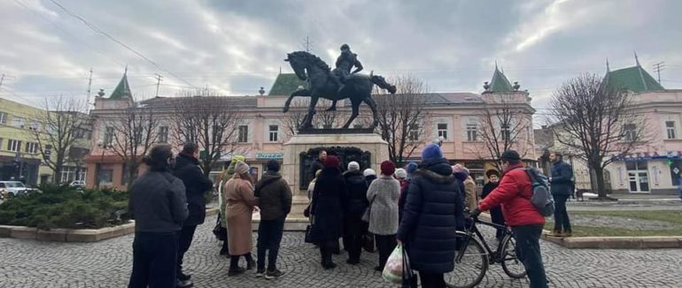 Всесвітній день екскурсовода: в Мукачево провели екскурсію «Pro Скульптури»