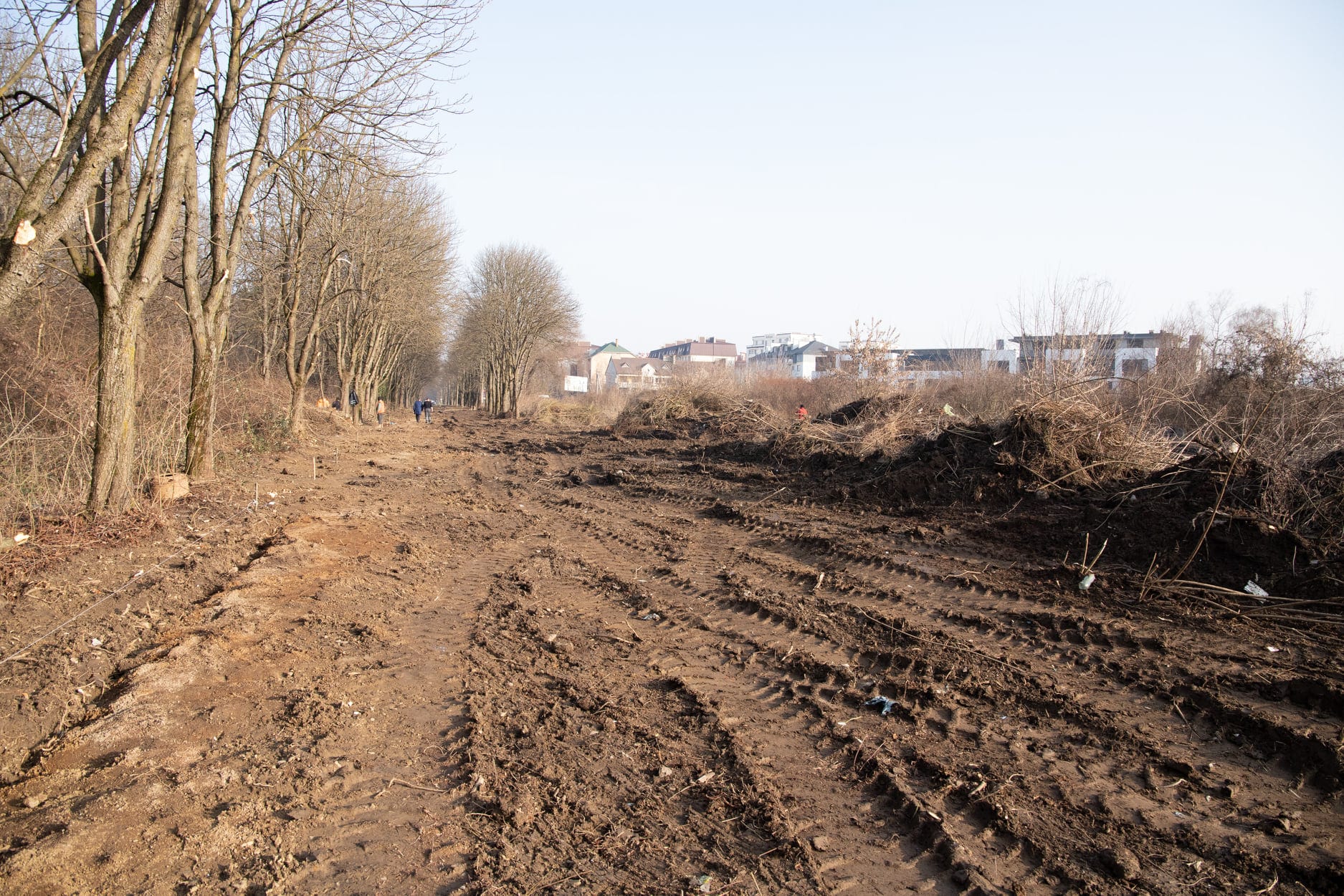 В Ужгороді будують нові велосипедні та пішохідні доріжки