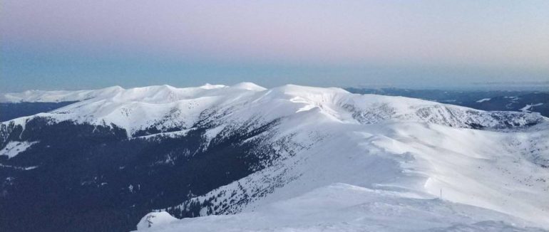 Рятувальники попереджають про сніголавинну небезпеку на Закарпатті