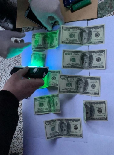 Черговий хабар на митниці: закарпатських прикордонників спіймали на гарячому