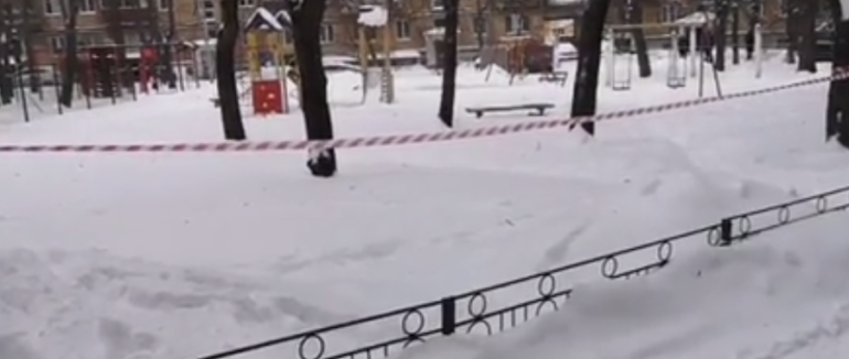 У Києві багатодітний батько підірвав себе гранатою на дитячому майданчику