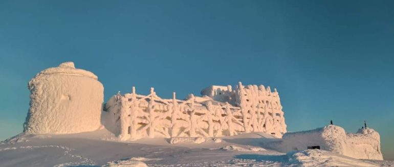 Обсерваторія перетворилась у сніжну фортецю на горі Піп Іван