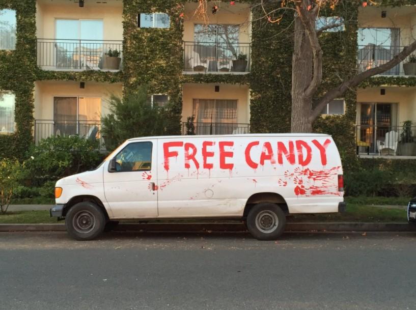 Невдалий педофіл: американські школярки відбили у хлопця автомобіль шляхом шантажу