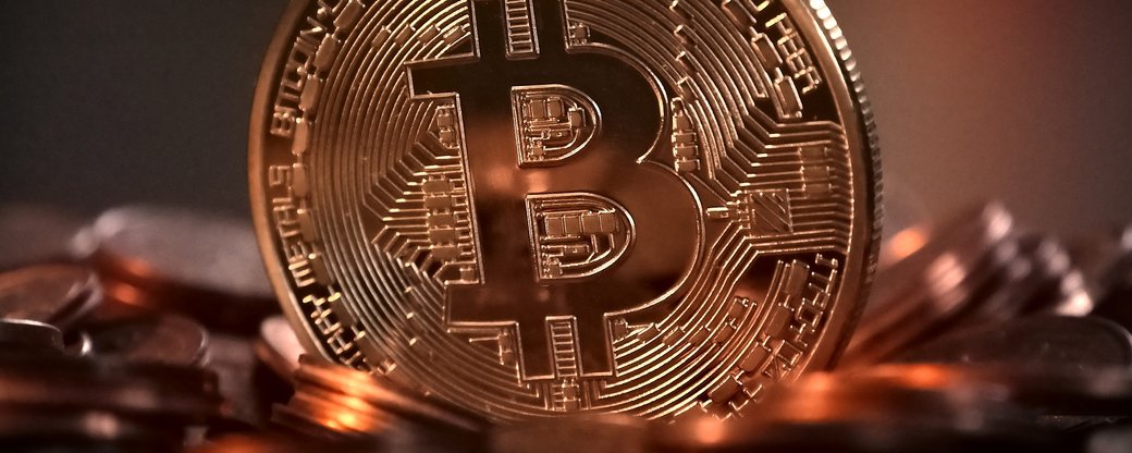 Bitcoin оновив рекорд — коштує понад 55 тисяч доларів