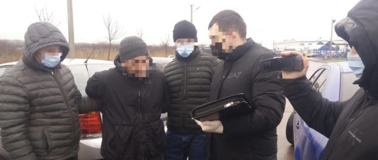 У Мукачеві поліція провела операцію із затримання 39-річного наркоторговця