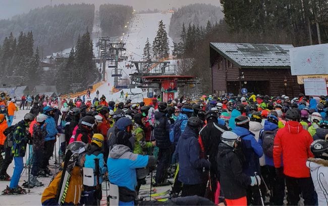 Відпочинок в Карпатах: як працюватиме популярний гірськолижний курорт в “червоній” зоні карантину